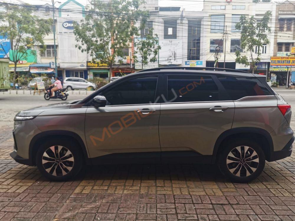 Mobil Wuling Almaz 2021