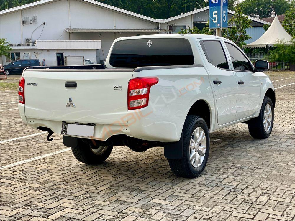 Mobil Mitsubishi Triton 2017