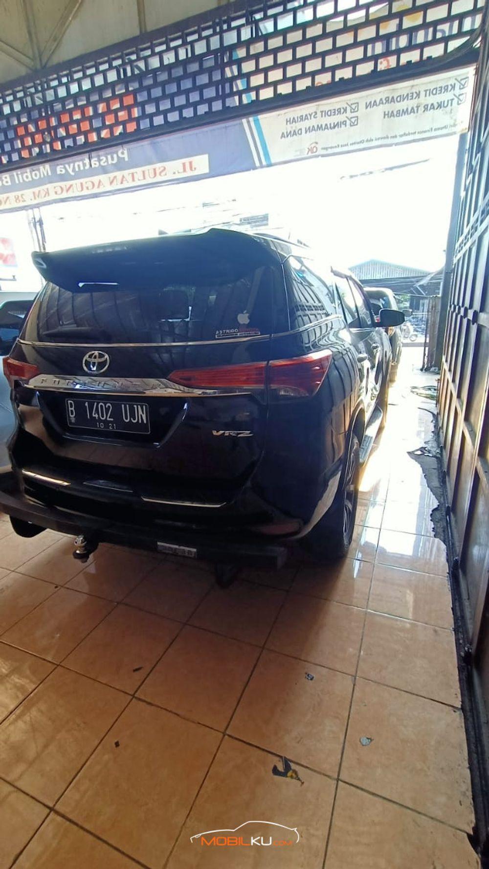 Mobil Toyota Fortuner 2016
