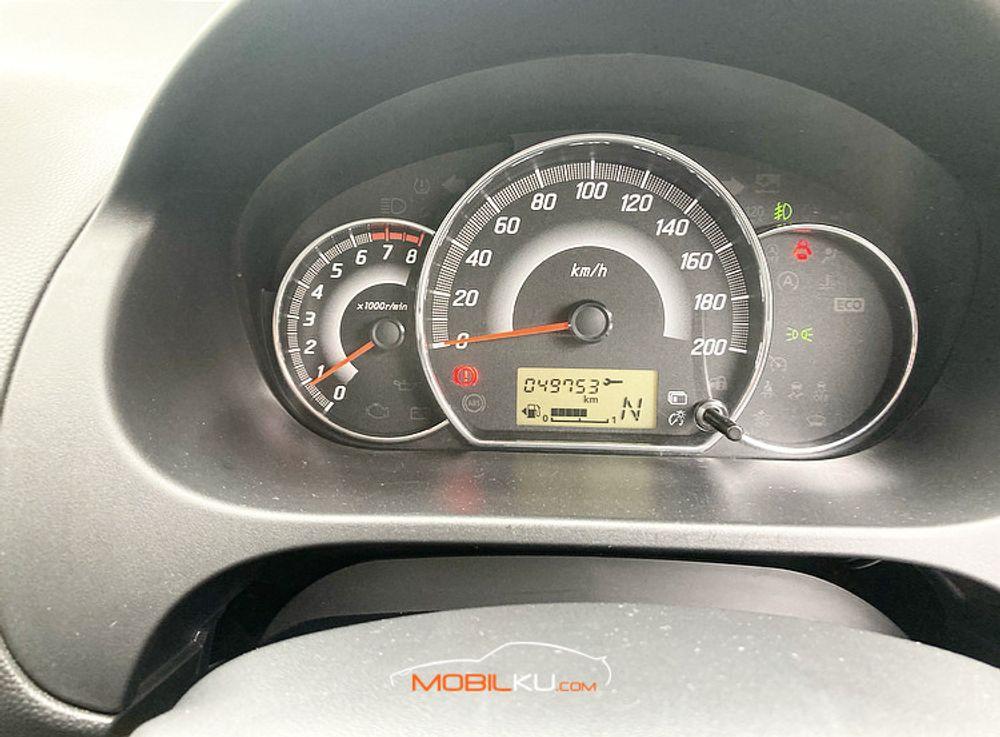 Mobil Mitsubishi Mirage 2016