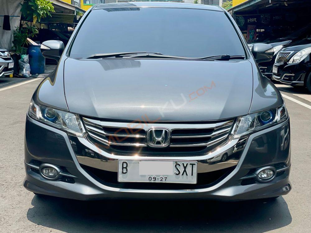 Mobil Honda Odyssey 2012
