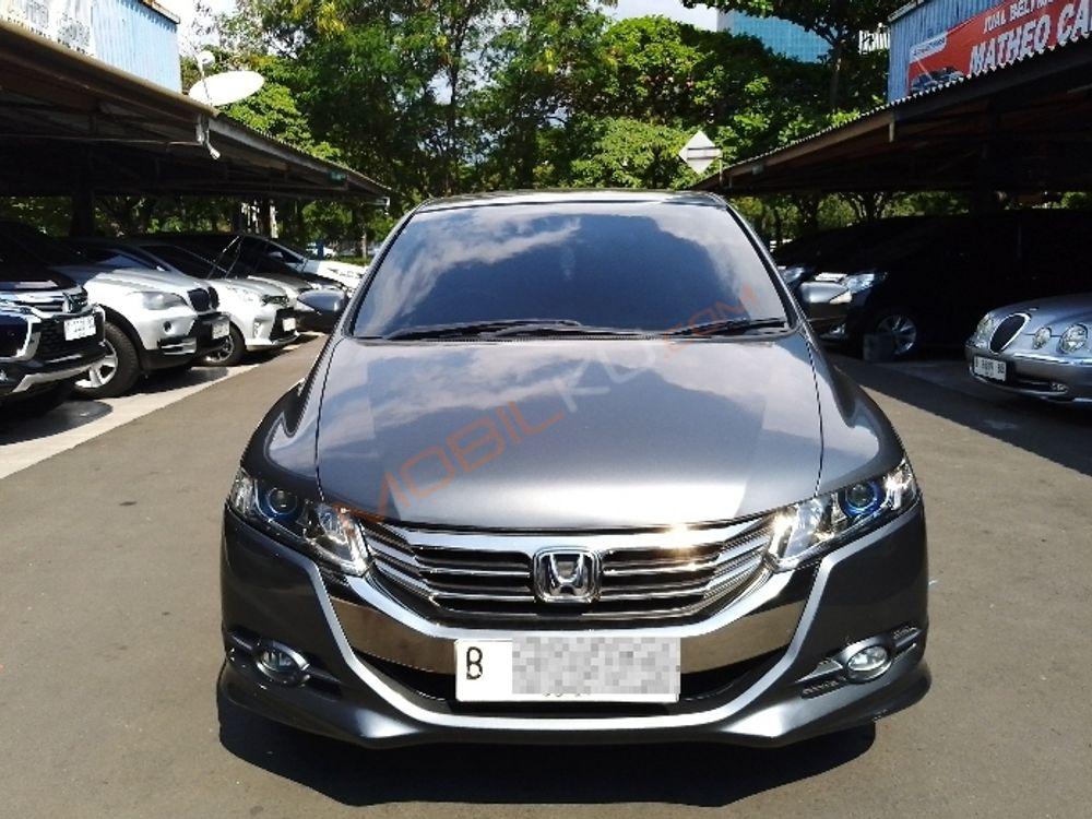 Mobil Honda Odyssey 2012