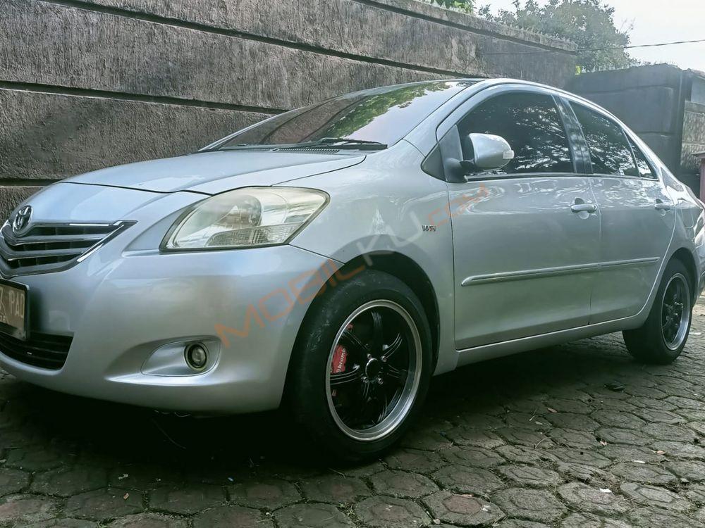 Mobil Toyota Vios 2011