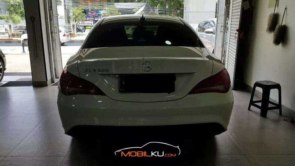 Mobil Mercedes-Benz CLA 2016