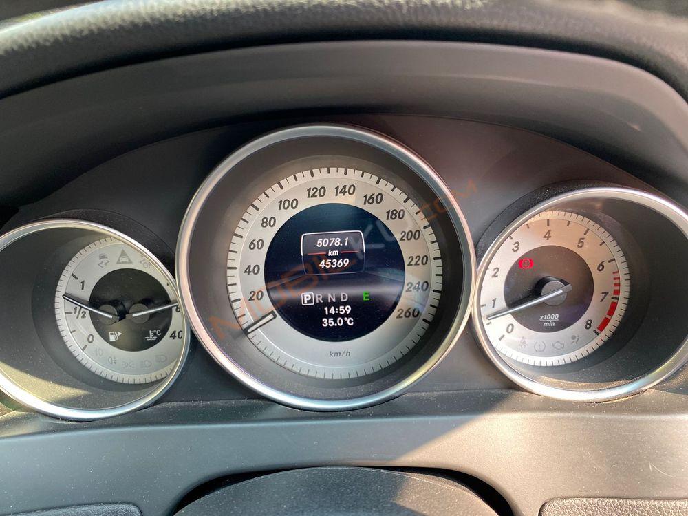 Mobil Mercedes-Benz C-Class 2013