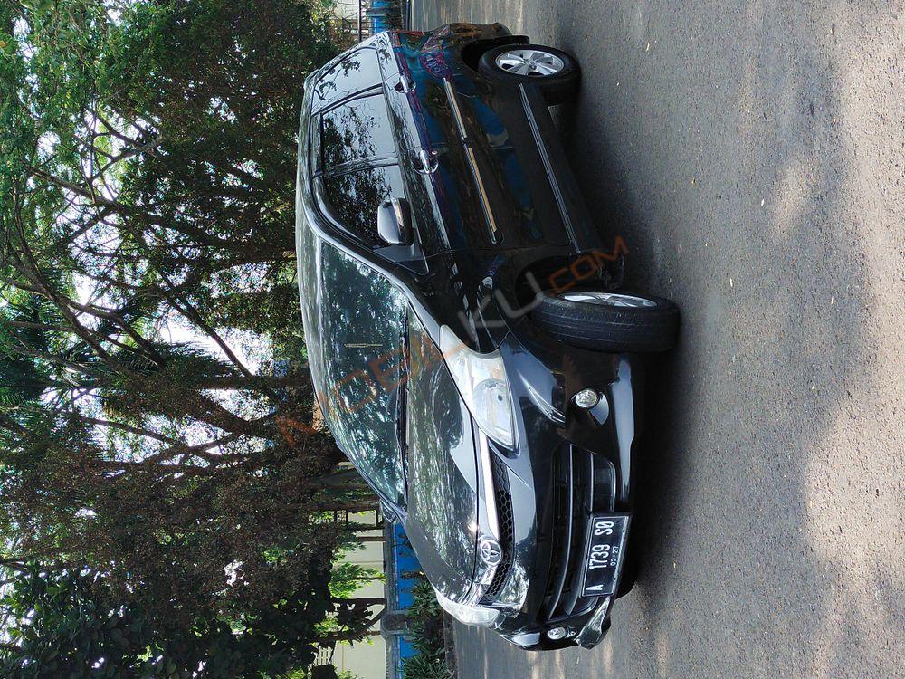 Mobil Toyota Avanza 2012