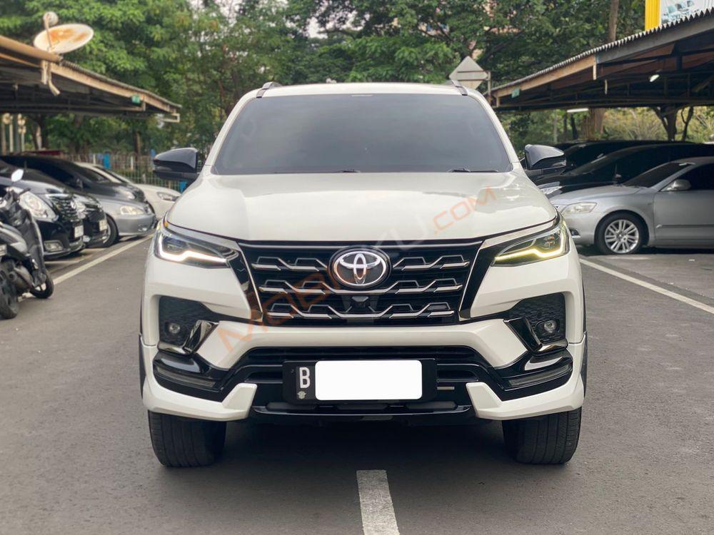 Mobil Toyota Fortuner 2022