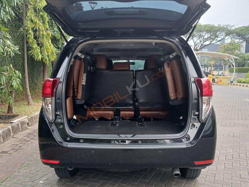Mobil Toyota Kijang Innova 2019