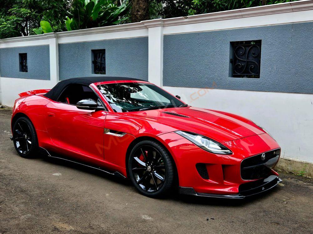 Mobil Jaguar F-Type 2014