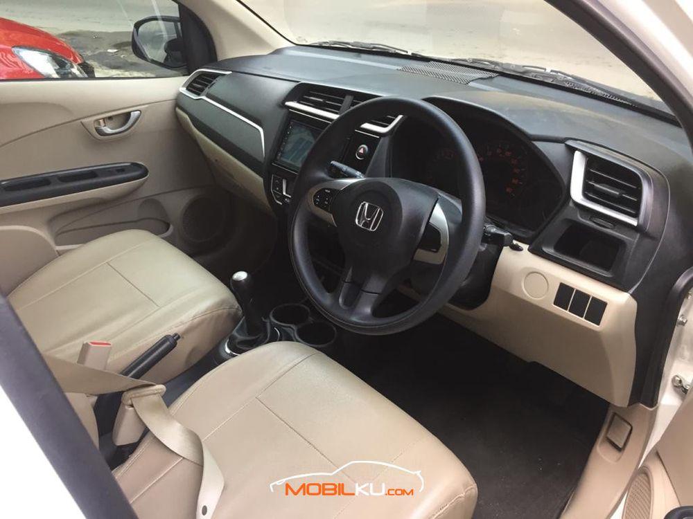 Mobil Honda Brio 2018