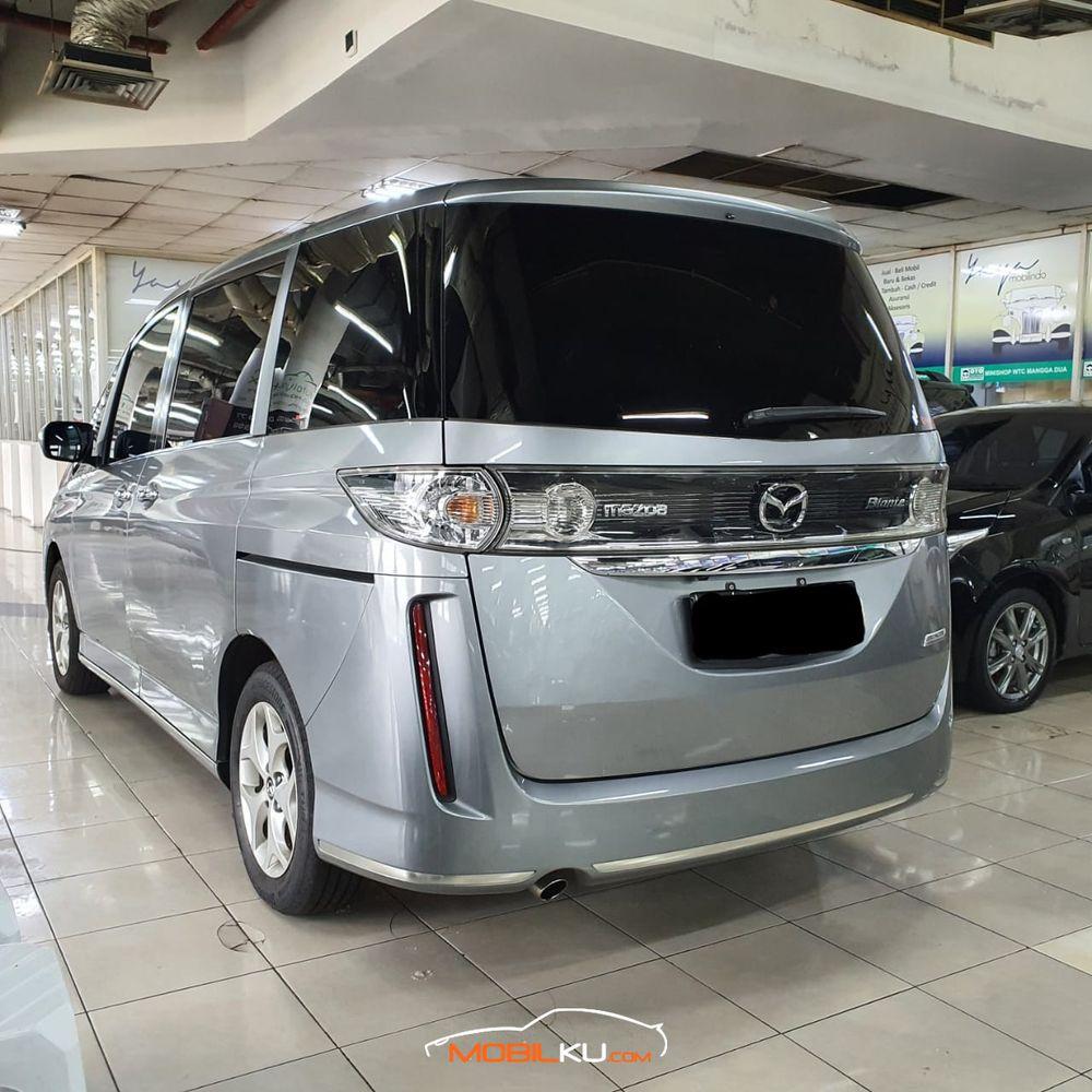 Mobil Mazda Biante 2016