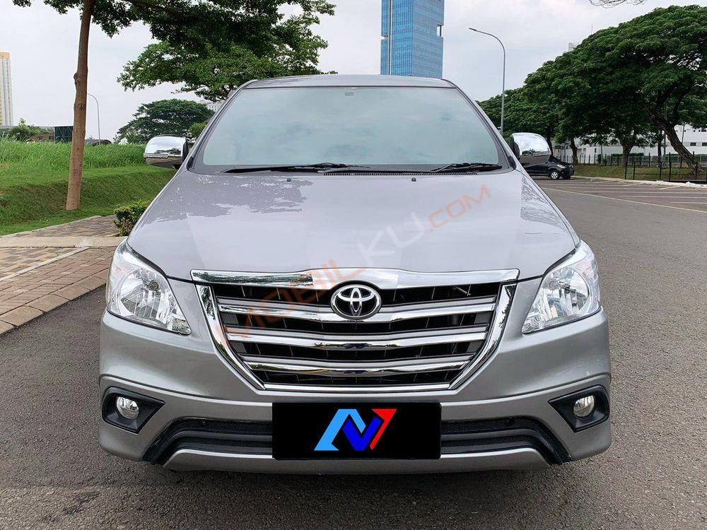 Mobil Toyota Kijang Innova 2015