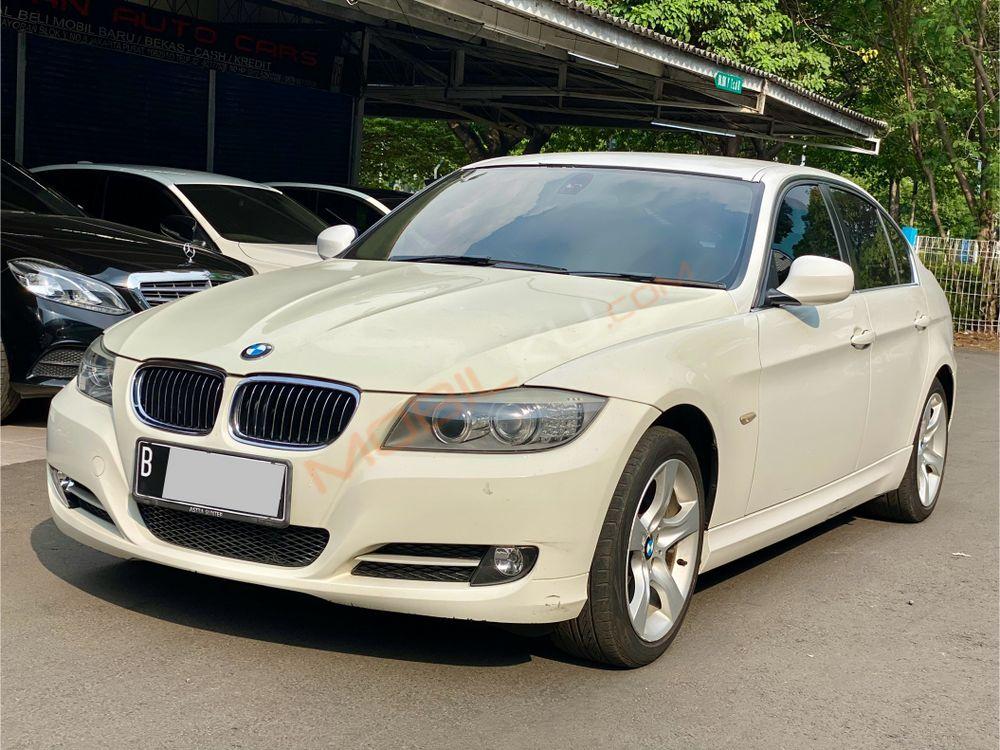 Mobil BMW 3 Series 2011