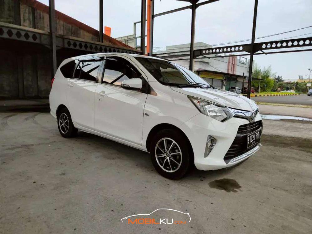 Mobil Toyota Calya 2016