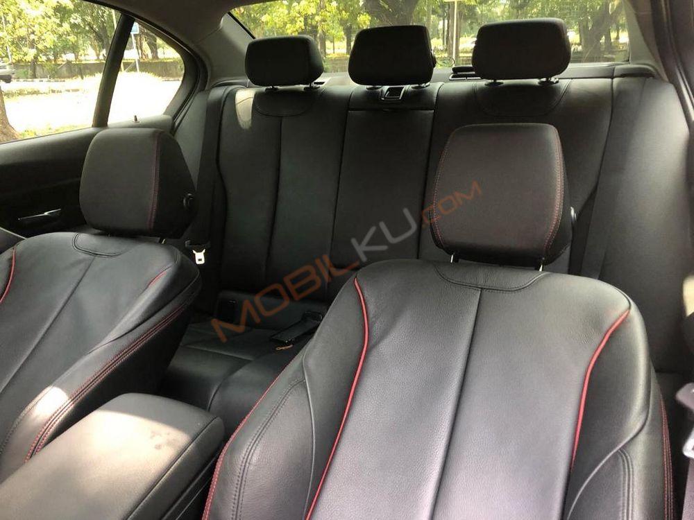 Mobil BMW 3 Series 2014