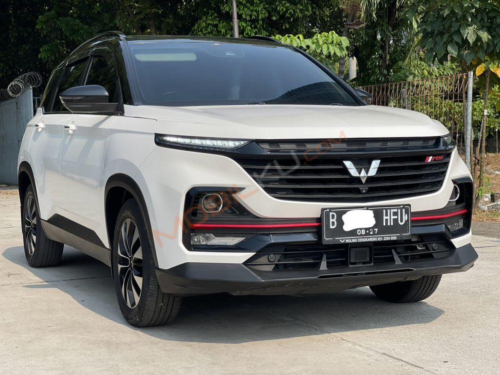 Mobil Wuling Almaz 2022