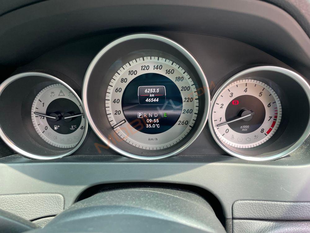 Mobil Mercedes-Benz C-Class 2013