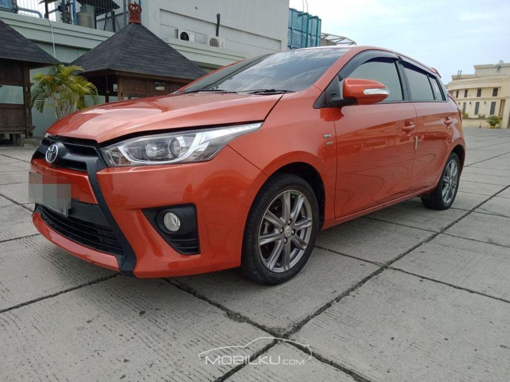 Mobil Toyota Yaris 2016