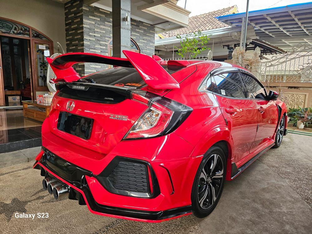 Mobil Honda Civic Hatchback 2018