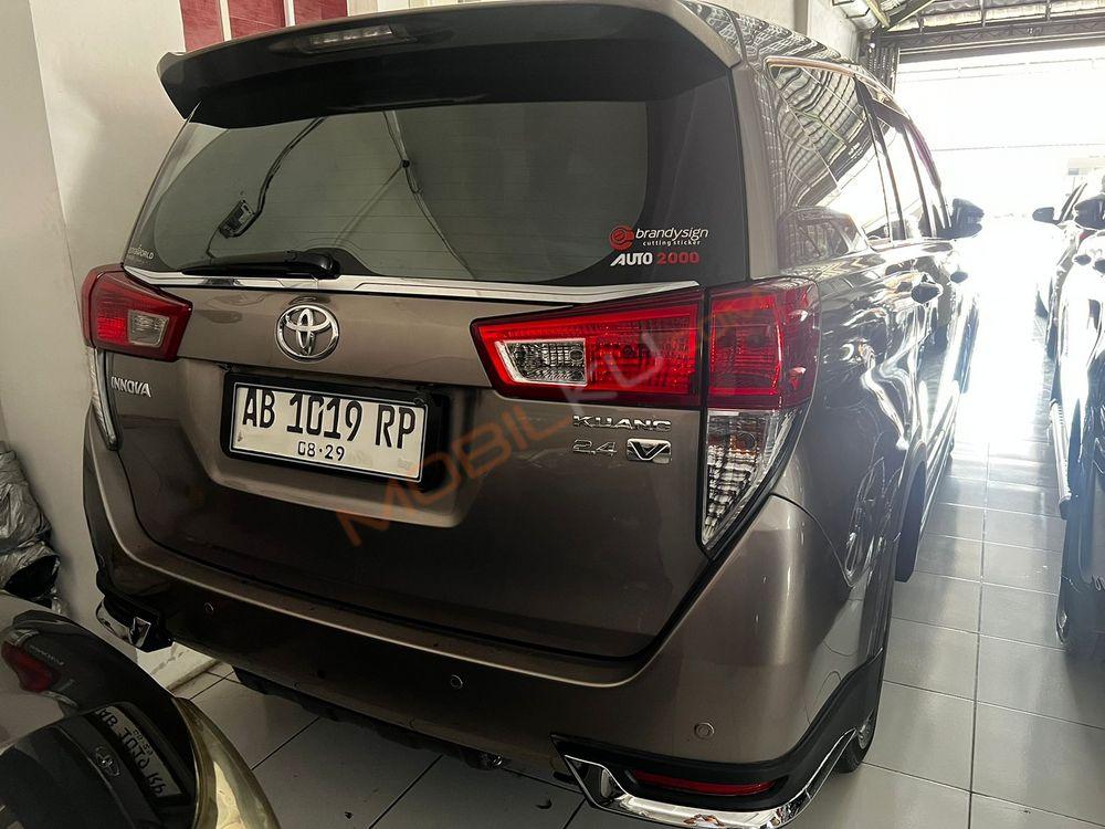 Mobil Toyota Kijang Innova 2016