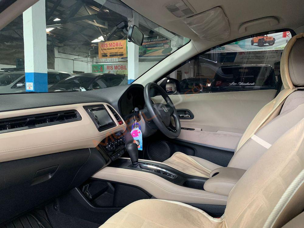 Mobil Honda HR-V 2015