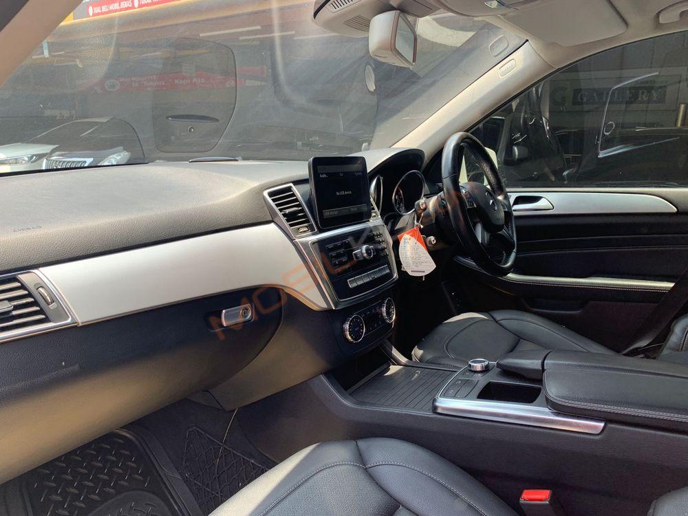 Mobil Mercedes-Benz ML 2013