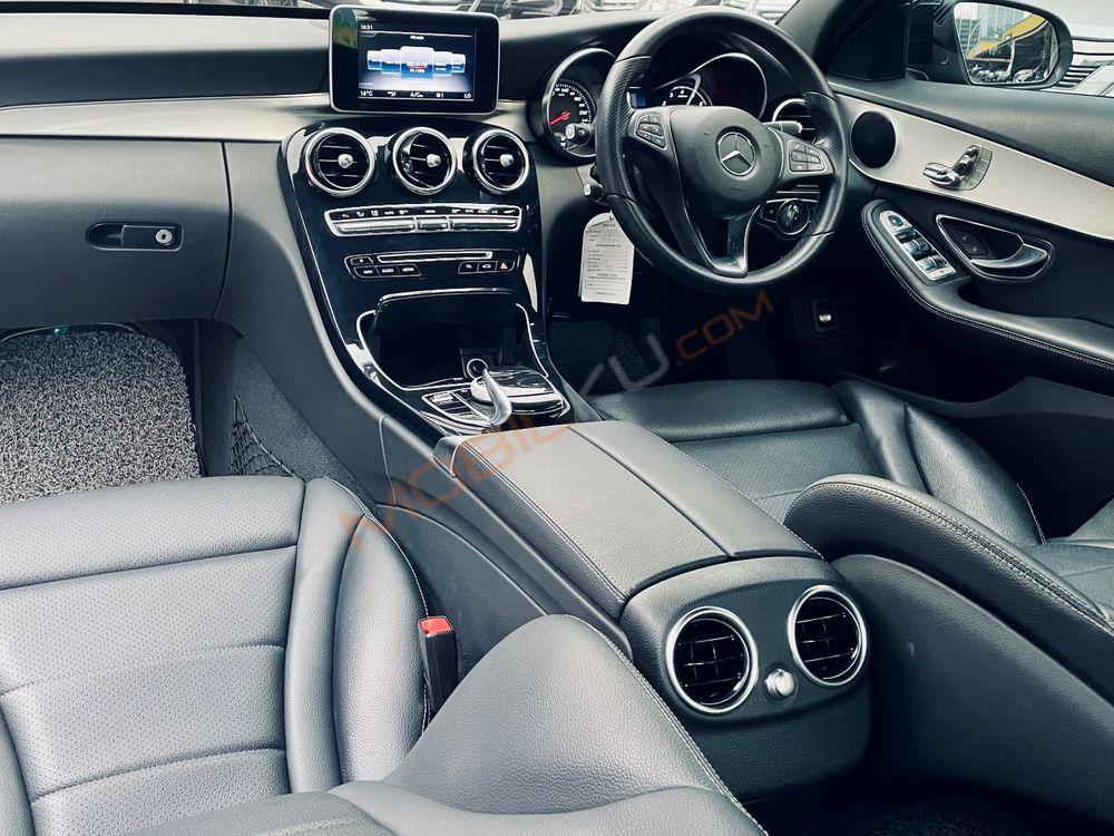 Mobil Mercedes-Benz C-Class 2018