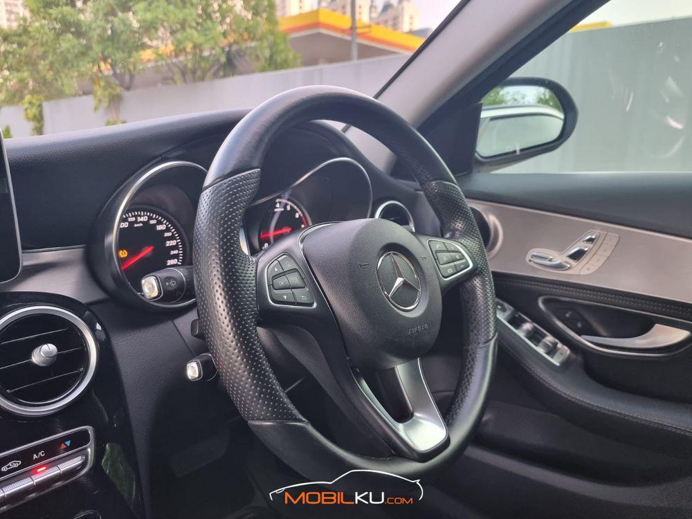 Mobil Mercedes-Benz C-Class 2015