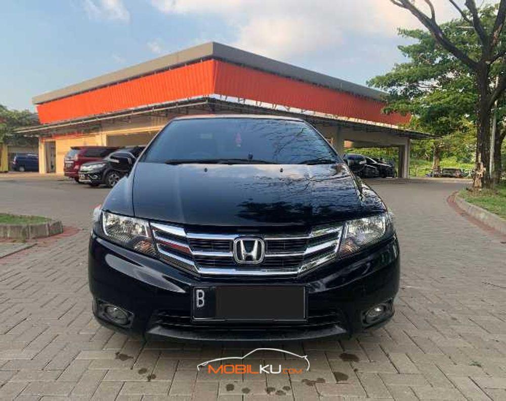 Mobil Honda City Sedan 2012