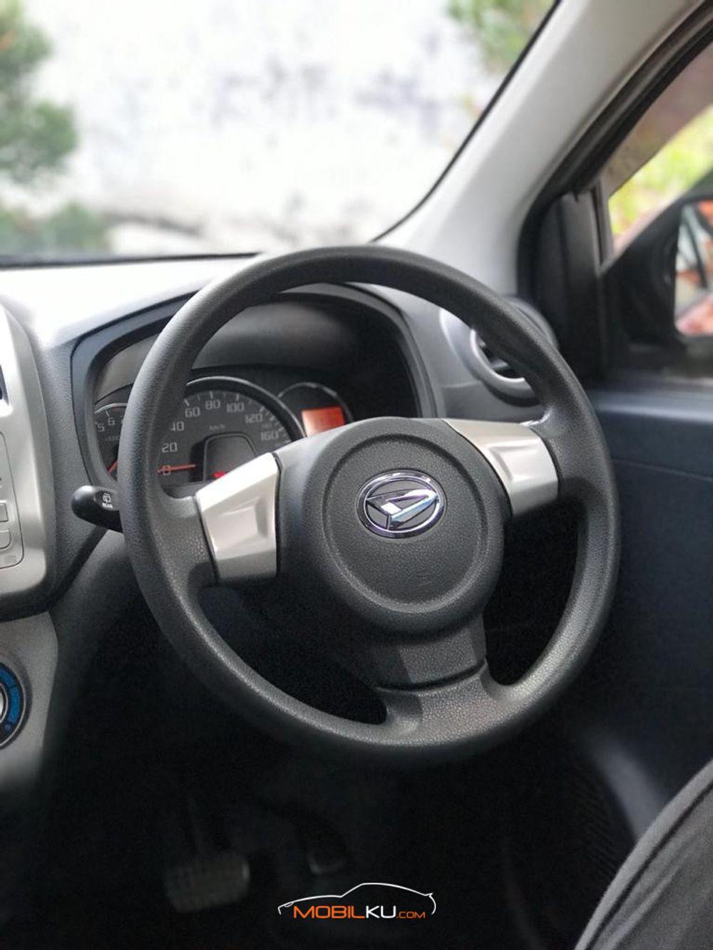 Mobil Daihatsu Ayla 2015