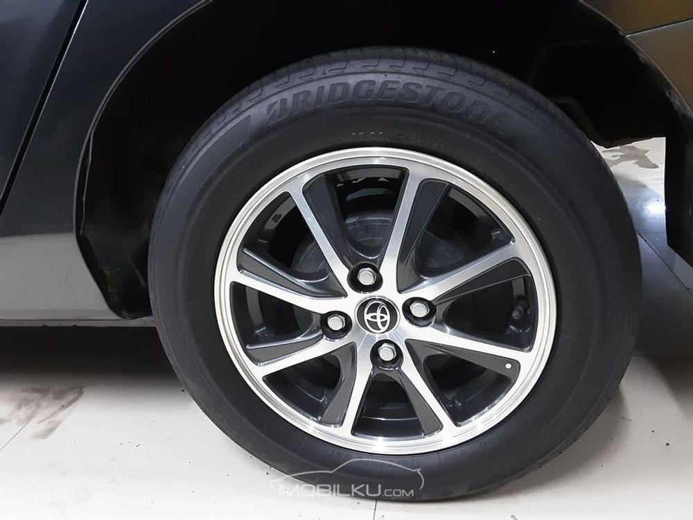 Mobil Toyota Calya 2017