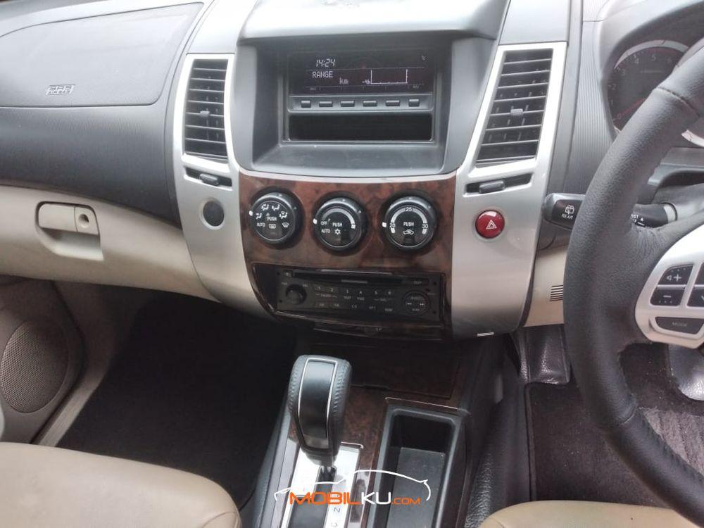 Mobil Mitsubishi Pajero Sport 2011