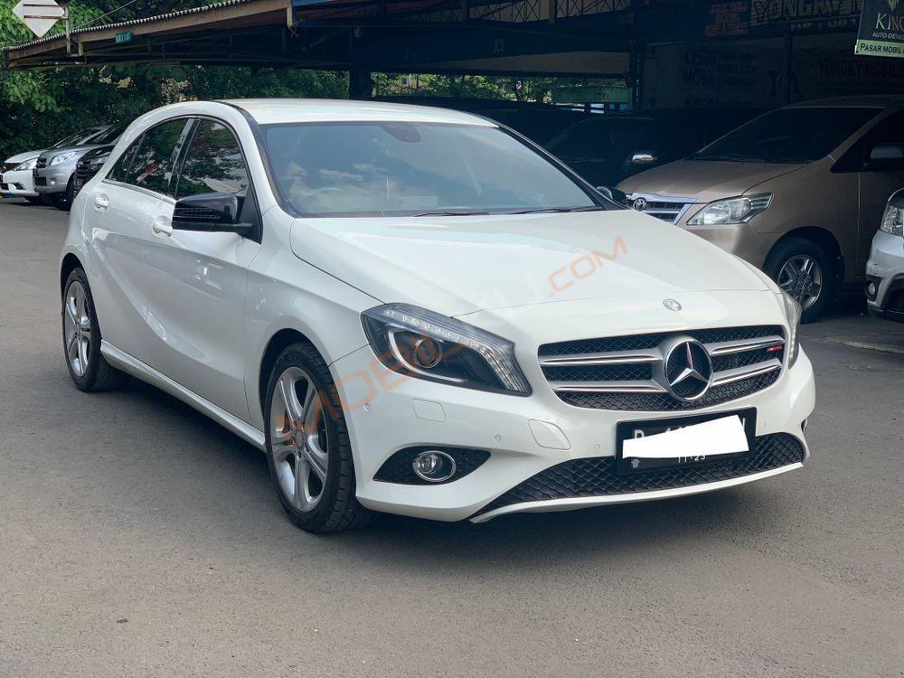 Mobil Mercedes-Benz A-Class 2013