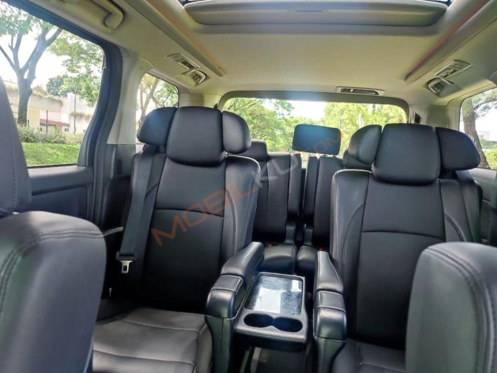 Mobil Toyota Alphard 2013