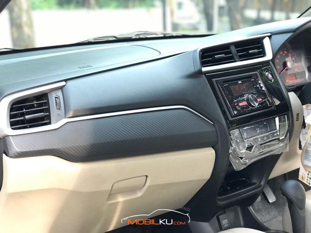 Mobil Honda Brio 2016
