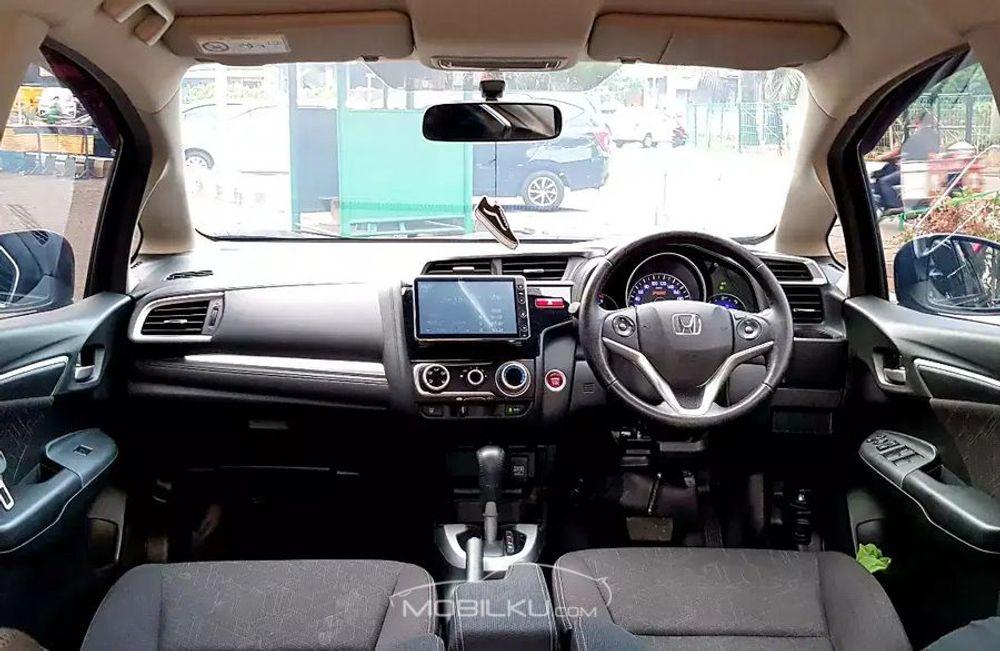 Mobil Honda Jazz 2016