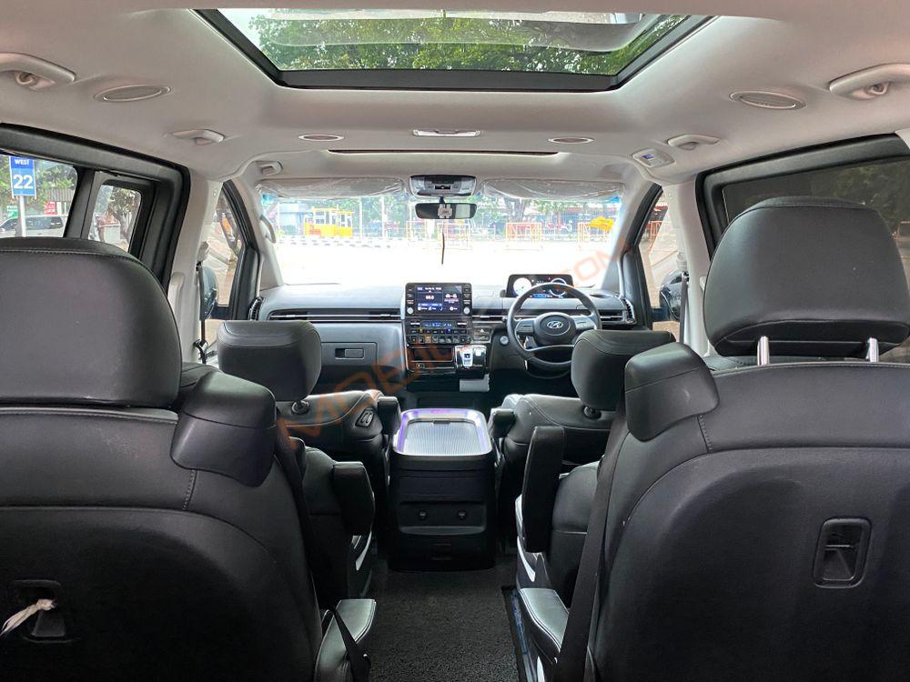Mobil Hyundai Staria 2022