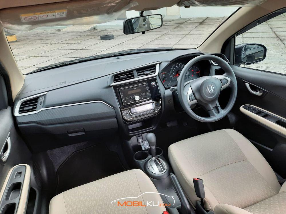 Mobil Honda Brio 2019