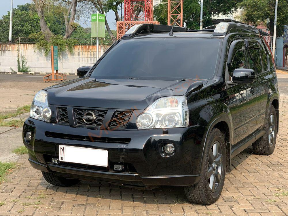 Mobil Nissan X-Trail 2008