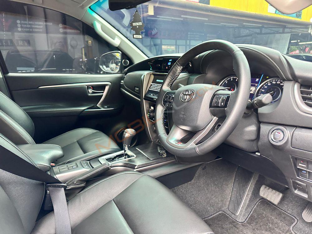 Mobil Toyota Fortuner 2022