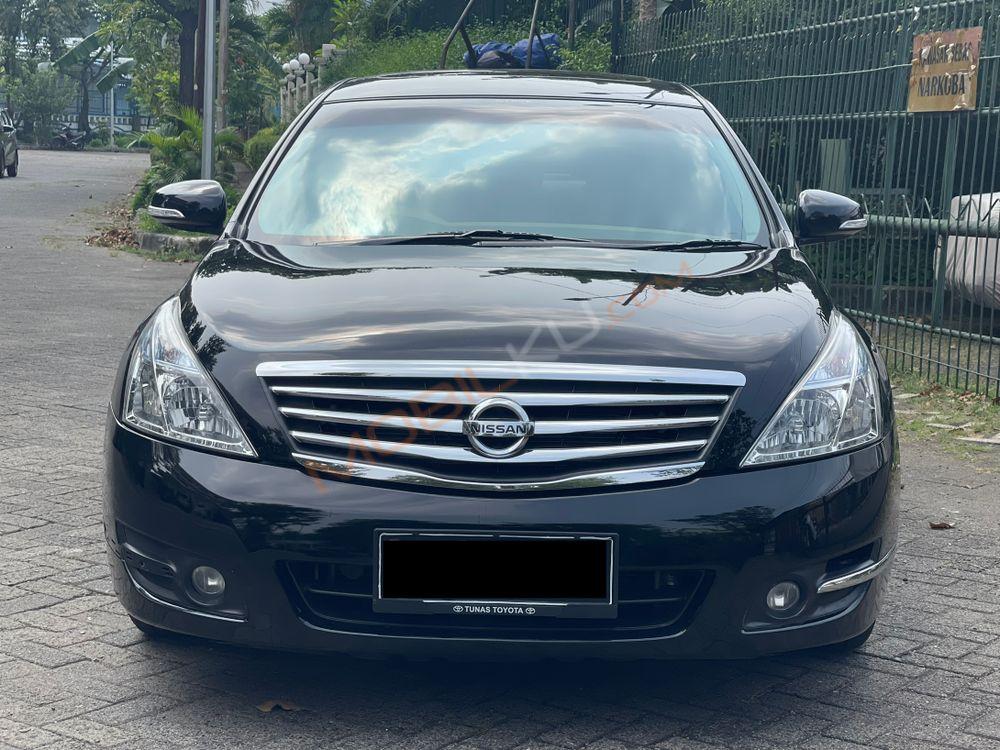 Mobil Nissan Teana 2010