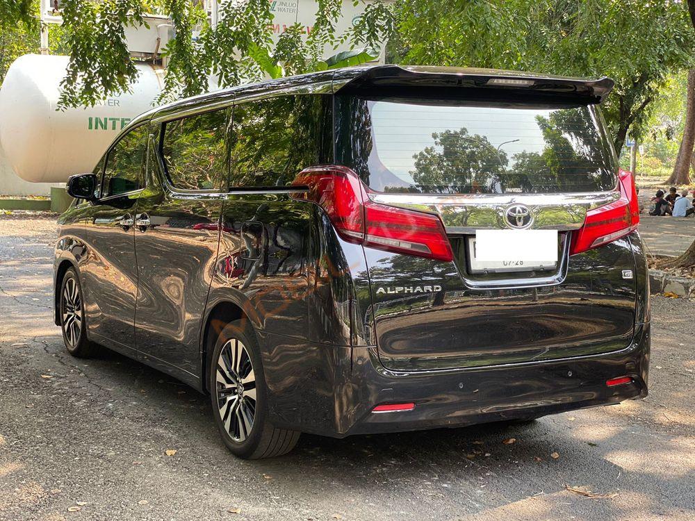 Mobil Toyota Alphard 2018