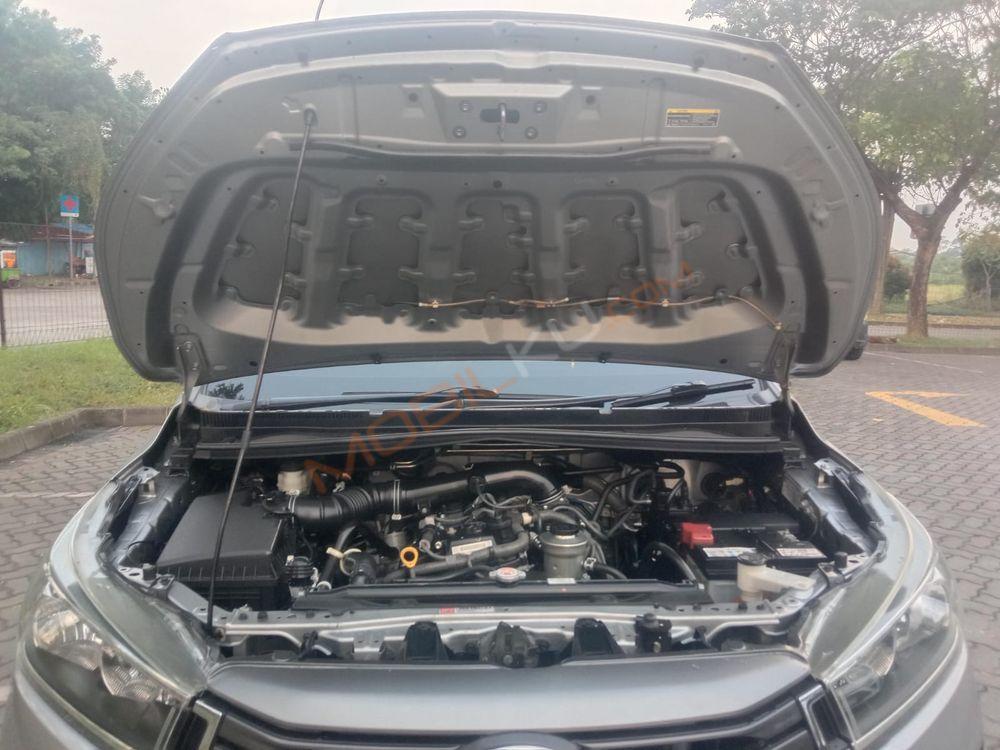 Mobil Toyota Kijang Innova 2021