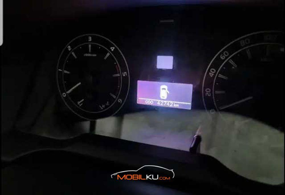 Mobil Toyota Kijang Innova 2016