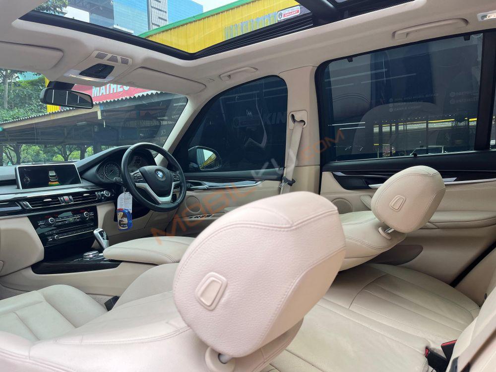 Mobil BMW X5 2015