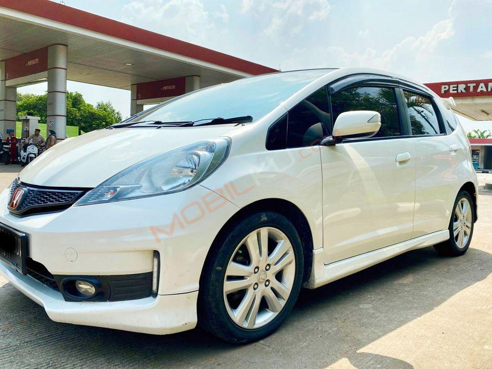 Mobil Honda Jazz 2012