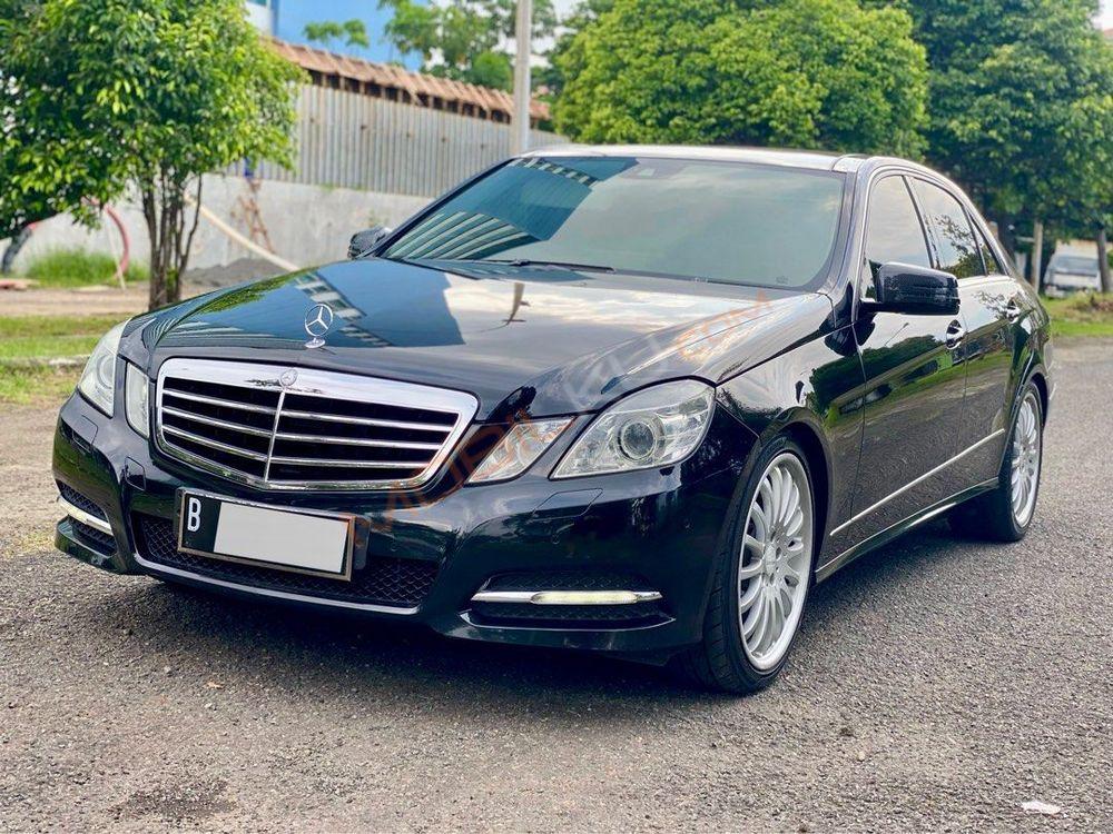 Mobil Mercedes-Benz E-Class 2011