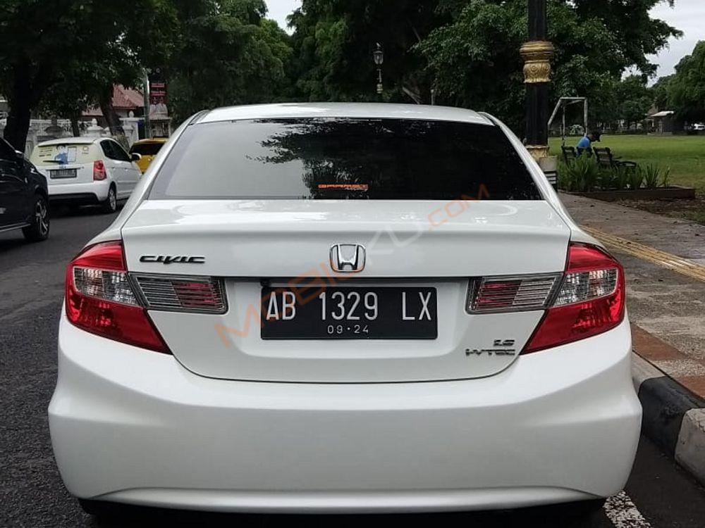Mobil Honda Civic Sedan 2015