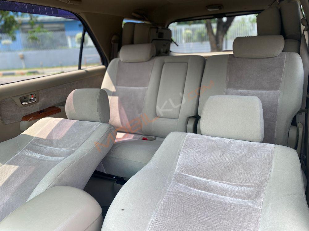 Mobil Toyota Fortuner 2011