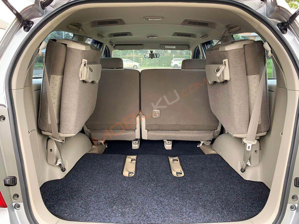 Mobil Toyota Kijang Innova 2015